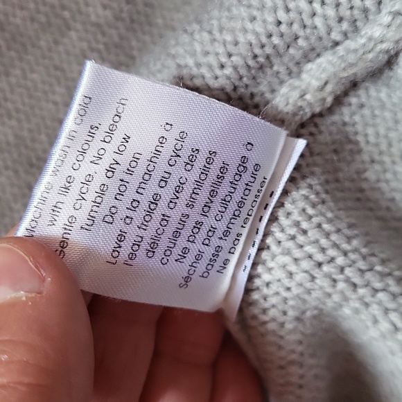 FIORUCCI sweater size large - Picture 7 of 7